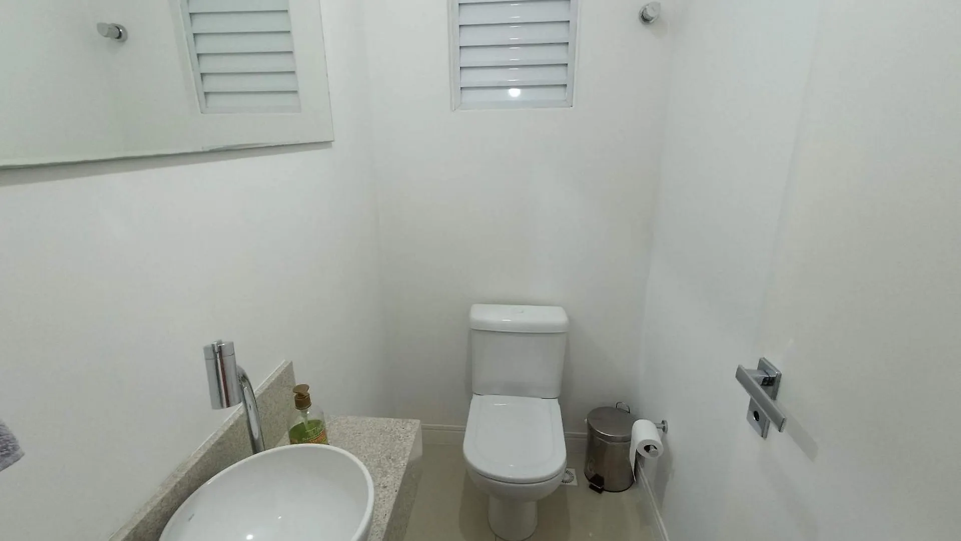 Linda Vista, Um Apartamento Por Andar, 3 Suites, 2 Garagens Balneário Camboriú