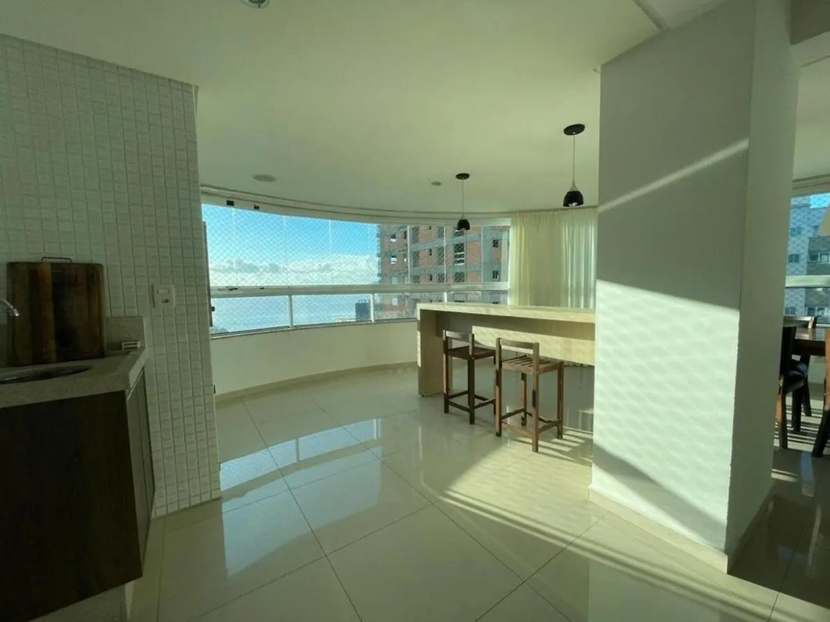 Linda Vista, Um Apartamento Por Andar, 3 Suites, 2 Garagens Balneário Camboriú Apartament