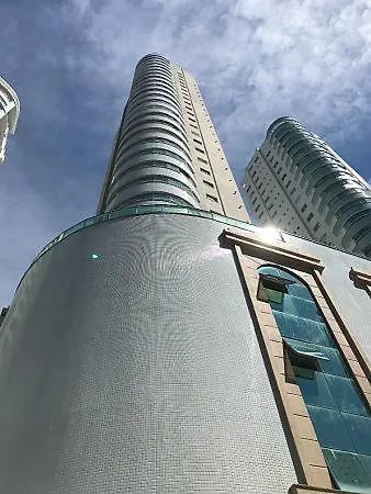 Linda Vista, Um Apartamento Por Andar, 3 Suites, 2 Garagens Balneário Camboriú